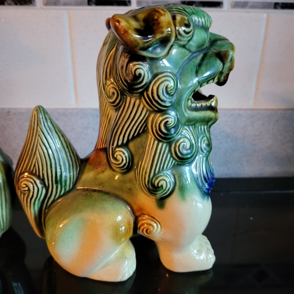 Pair of Chinese Polychrome Ceramic Glaze Foo Dogs - Picture 6 of 16